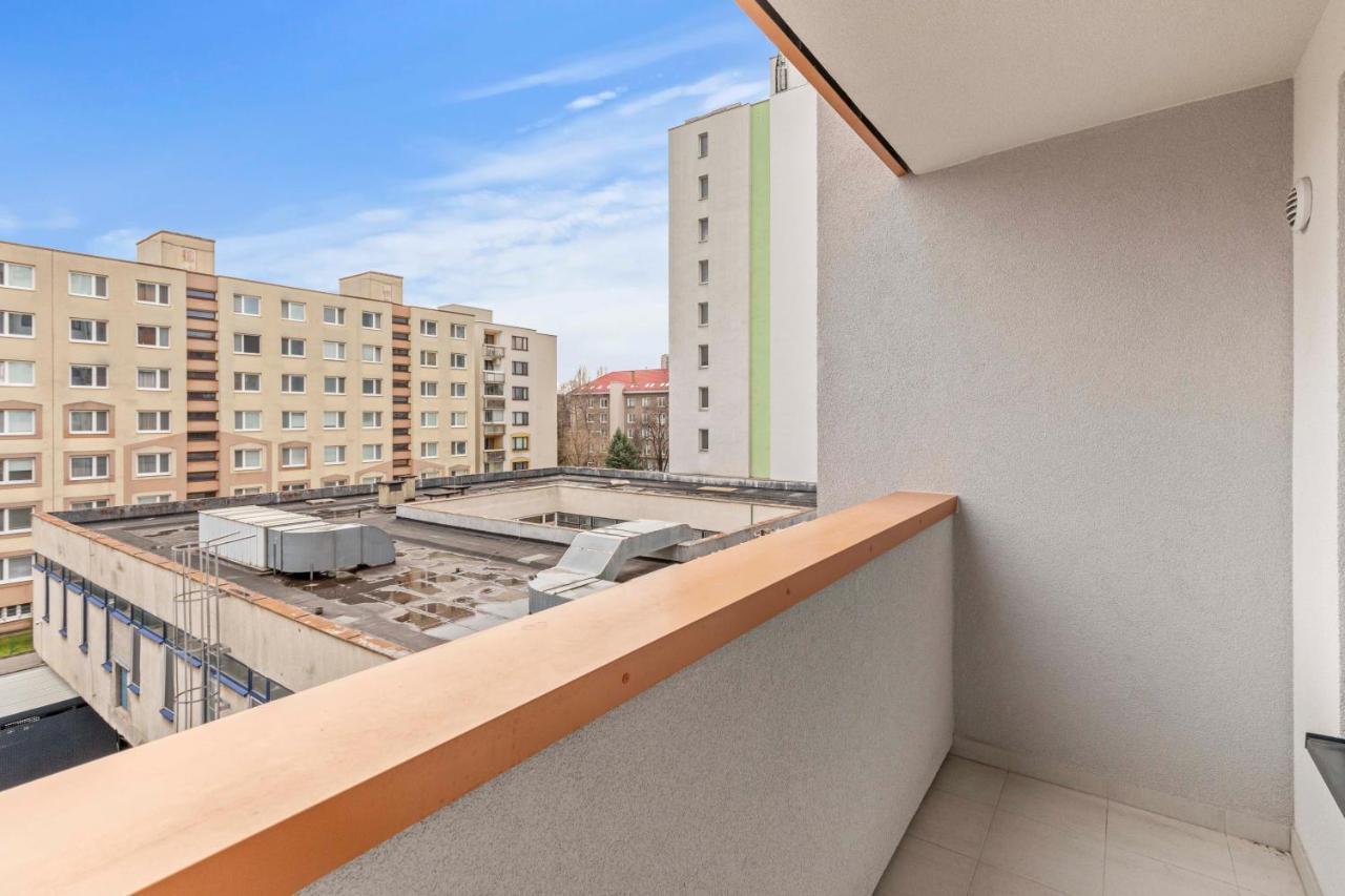 Lam Green - Ac -Balcony Bratislava Exteriör bild